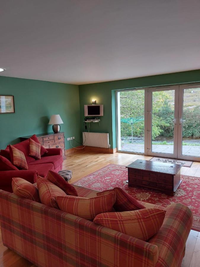 Delphi Lodge Лийнан Екстериор снимка