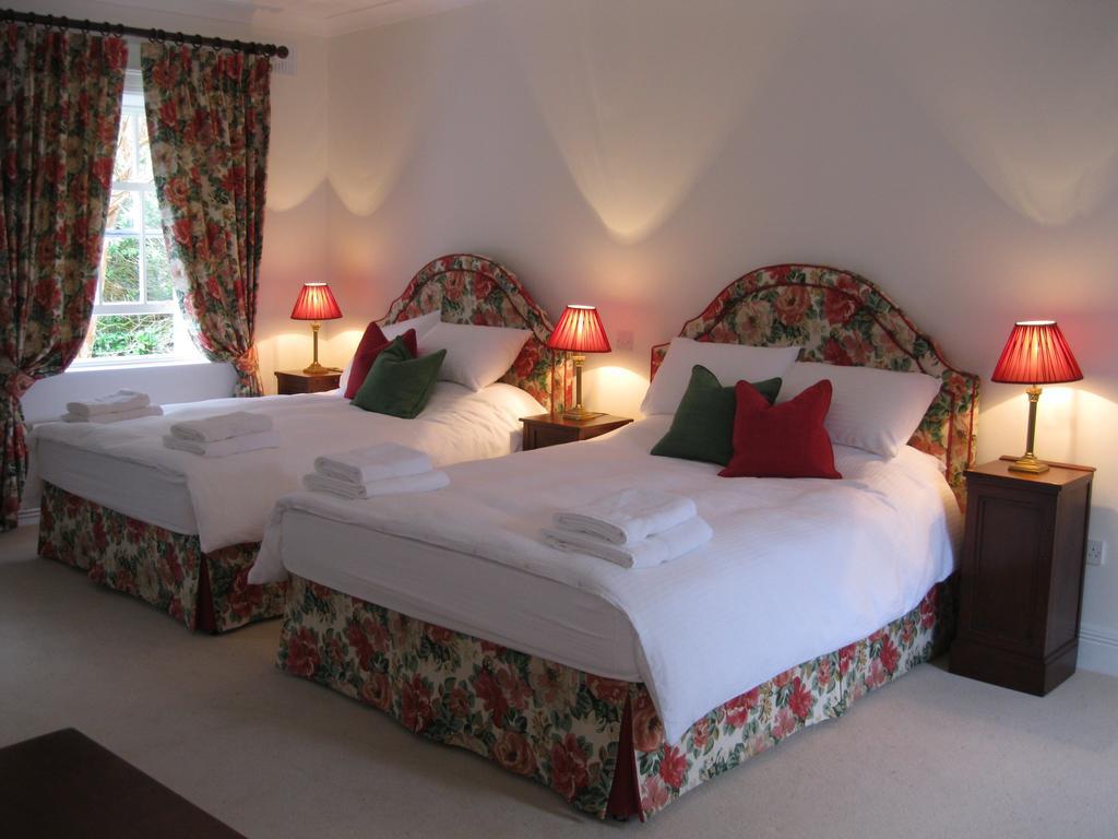 Delphi Lodge Лийнан Екстериор снимка