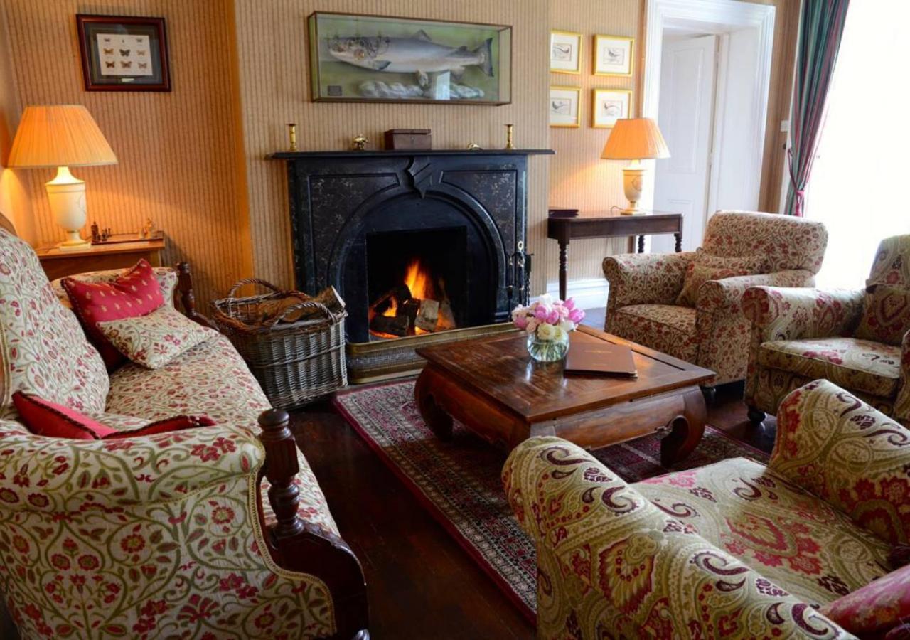 Delphi Lodge Лийнан Екстериор снимка